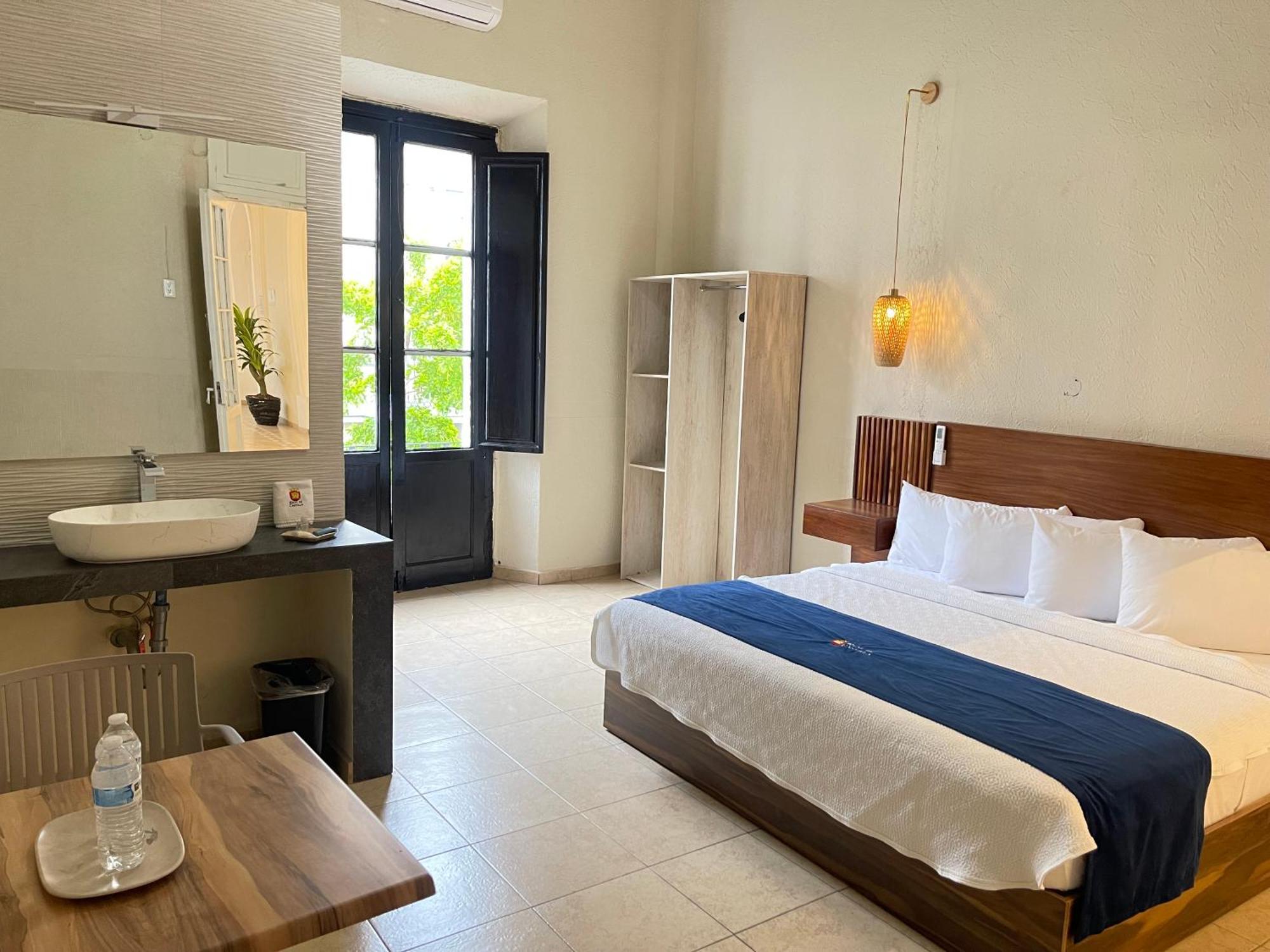 Hotel Real De Castilla Nuovo Guadalajara Bagian luar foto