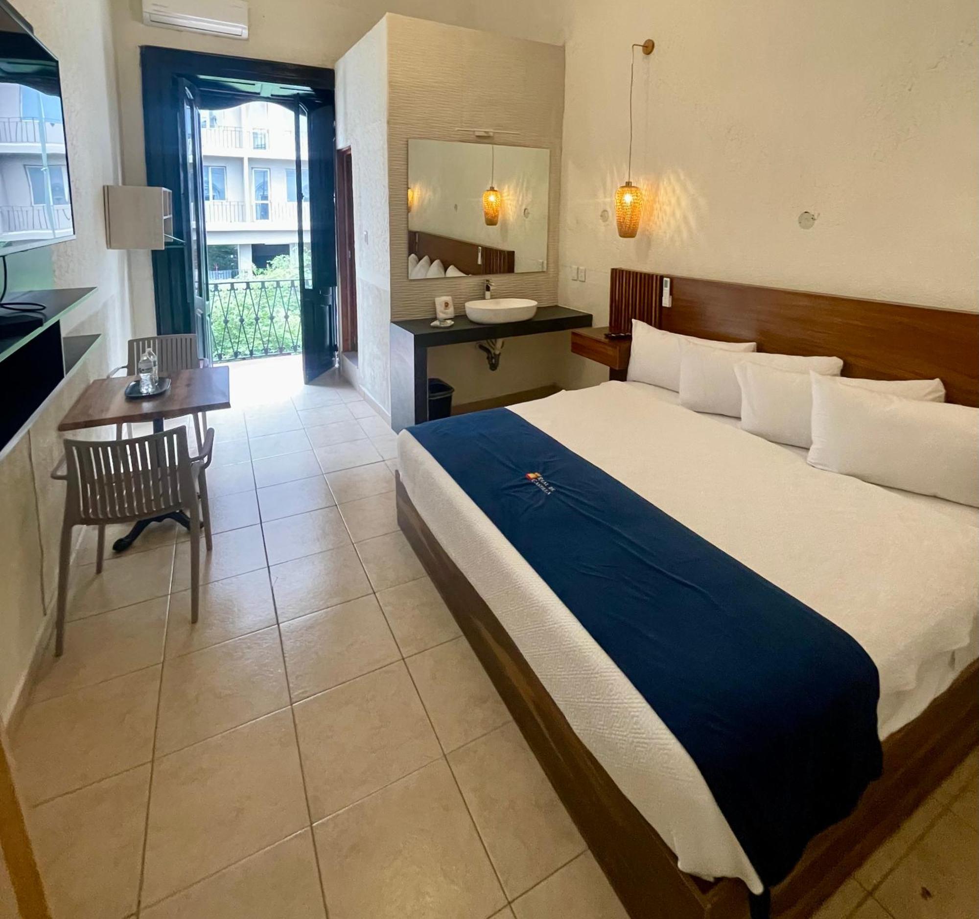Hotel Real De Castilla Nuovo Guadalajara Bagian luar foto