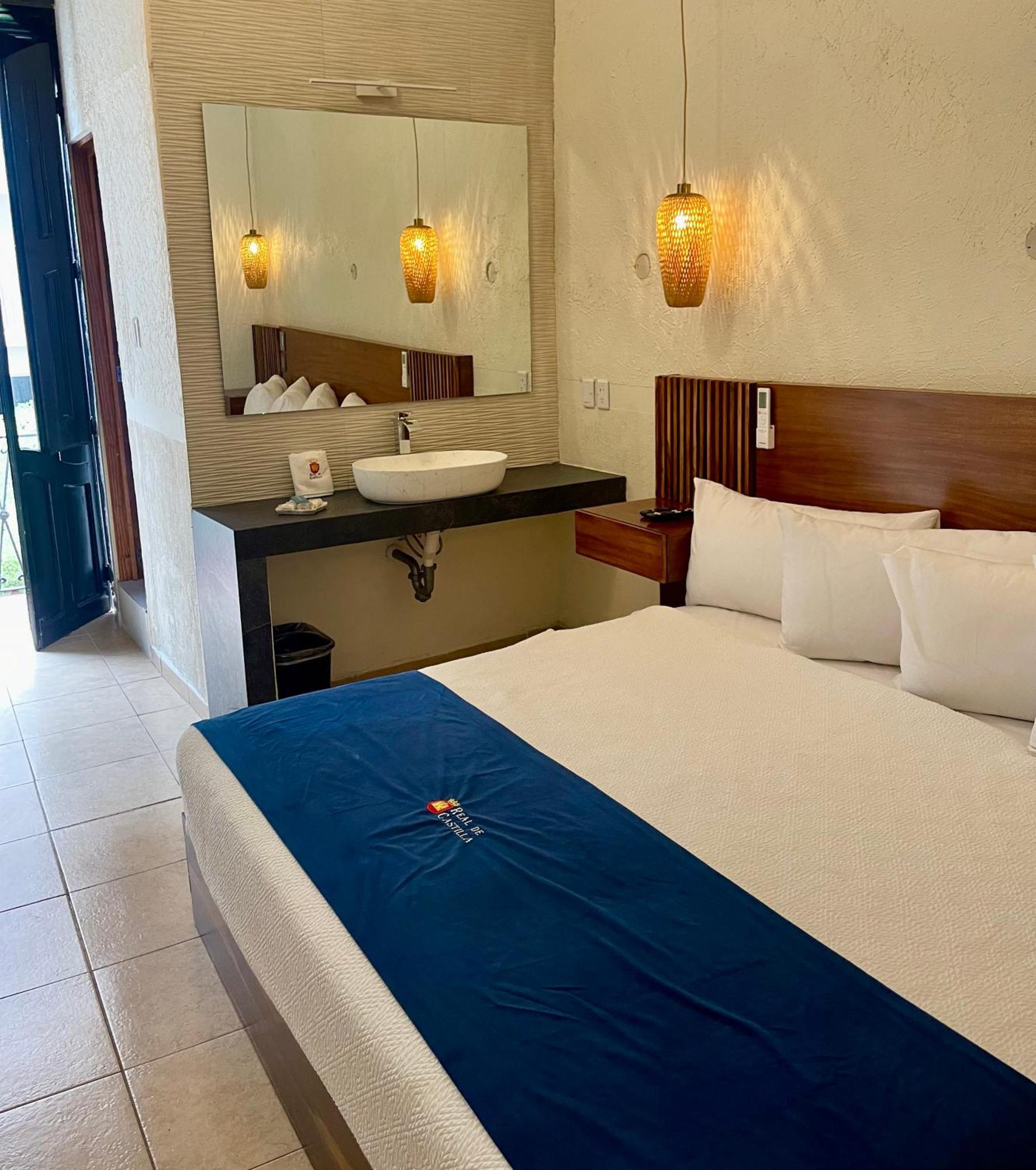 Hotel Real De Castilla Nuovo Guadalajara Bagian luar foto